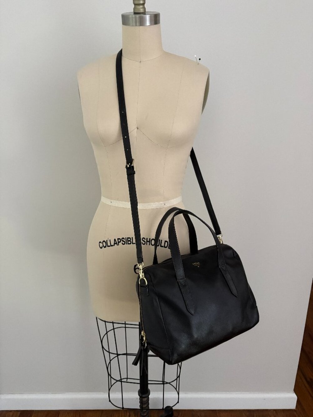 Vintage Fossil Sydney Satchel Black Leather Crossbody Quiet Luxury Preppy Chic